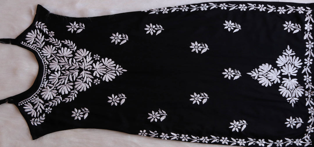 EIRA BLACK SLEEVELESS RAYON KURTA