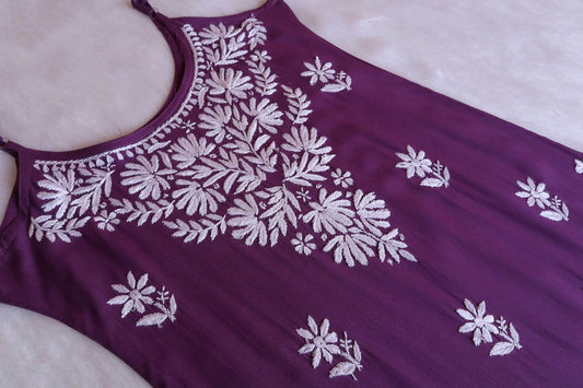 EIRA DUSTY PURPLE SLEEVELESS RAYON KURTA